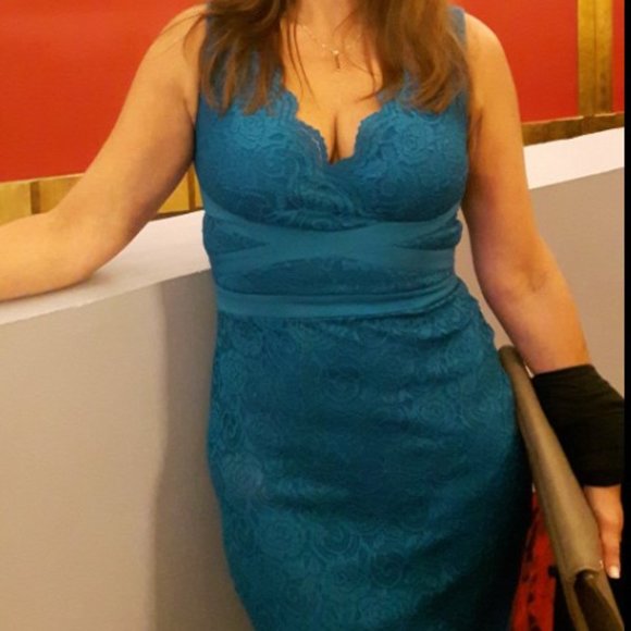 Sangria Banded Lace Sheath Dress - Picture 5 of 5